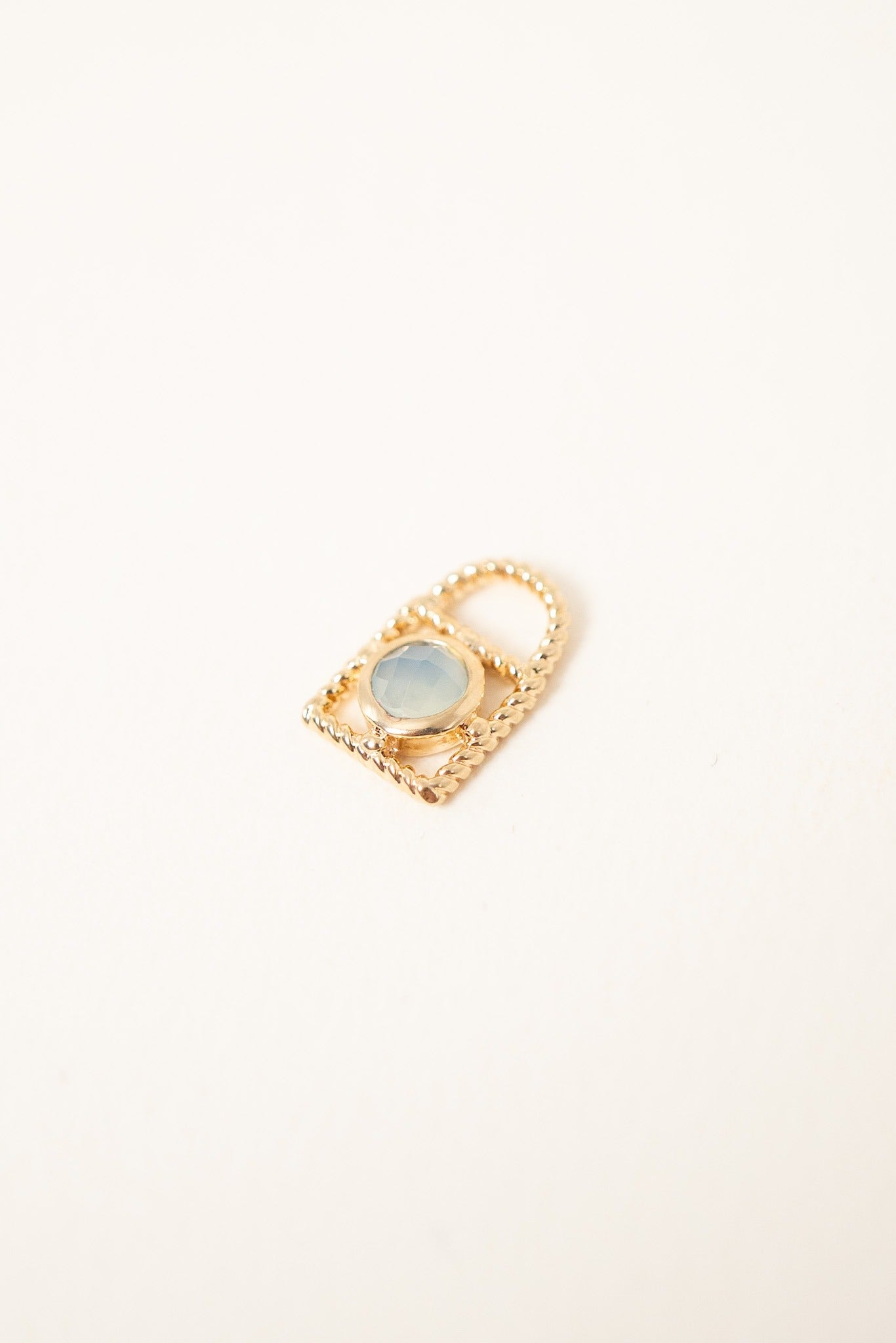 pendentif-cadenas-plaque-or