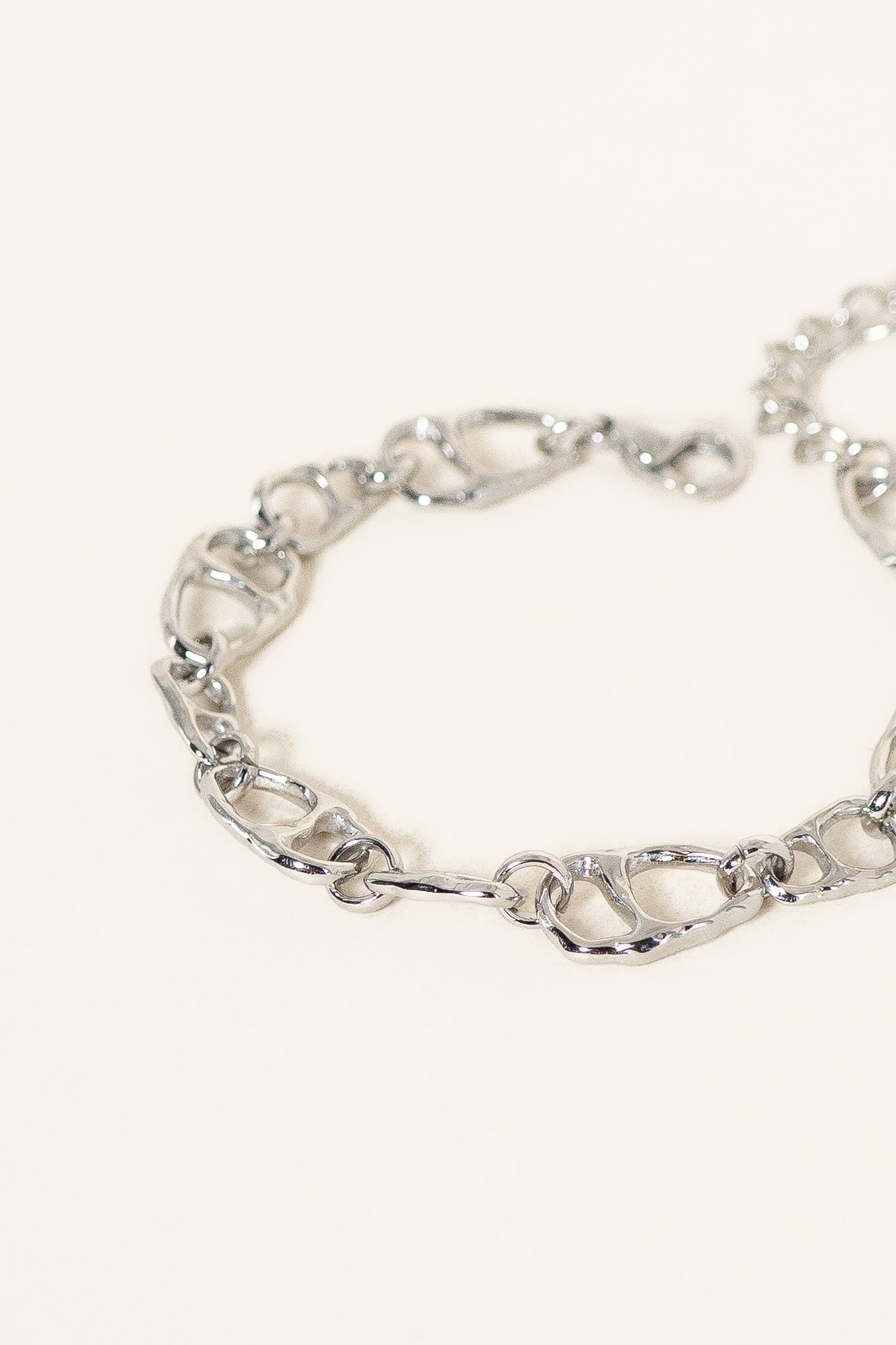 bracelet-novare-argente-martele-acier-inoxydable