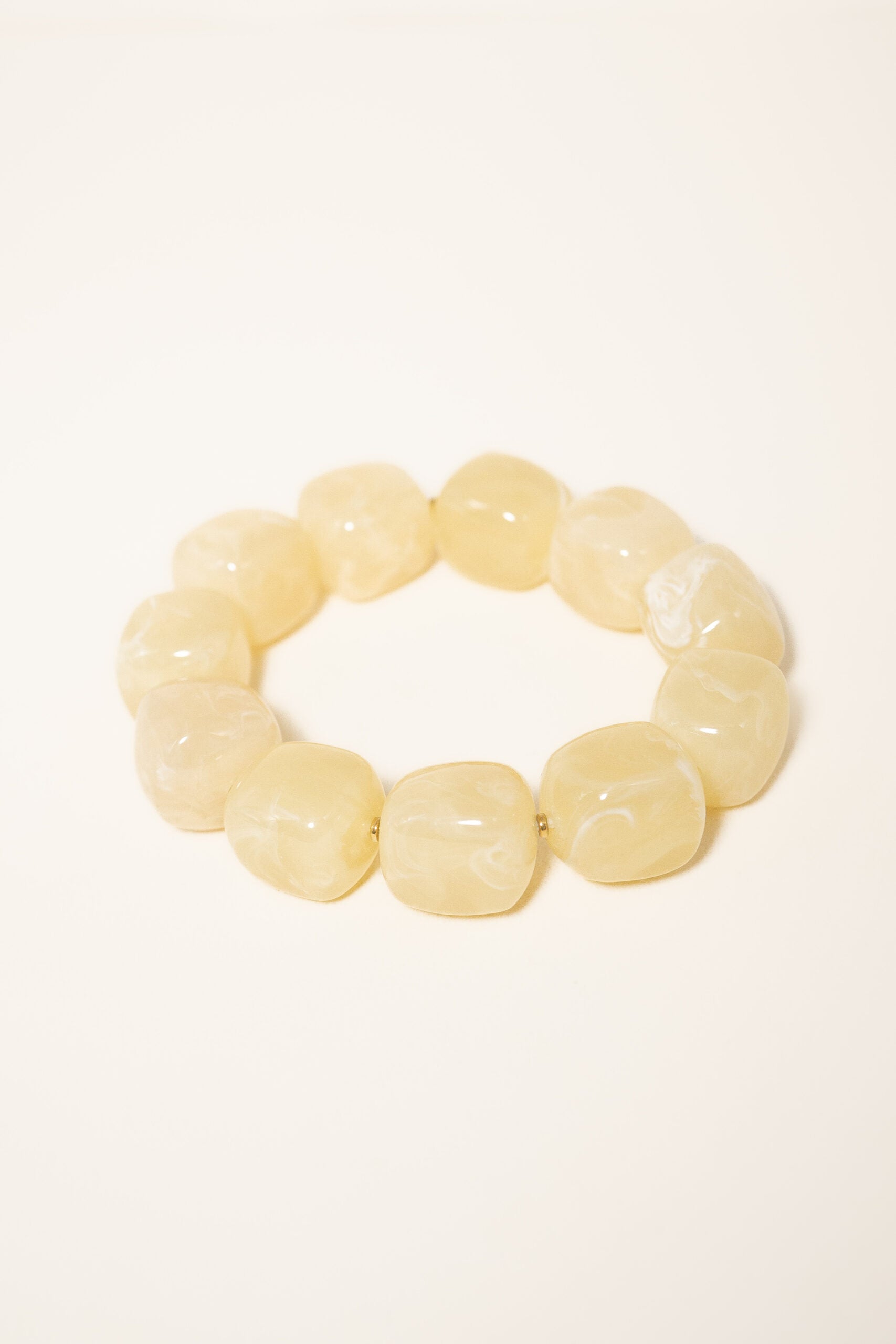 bracelet-resine-beige-bubble-carre
