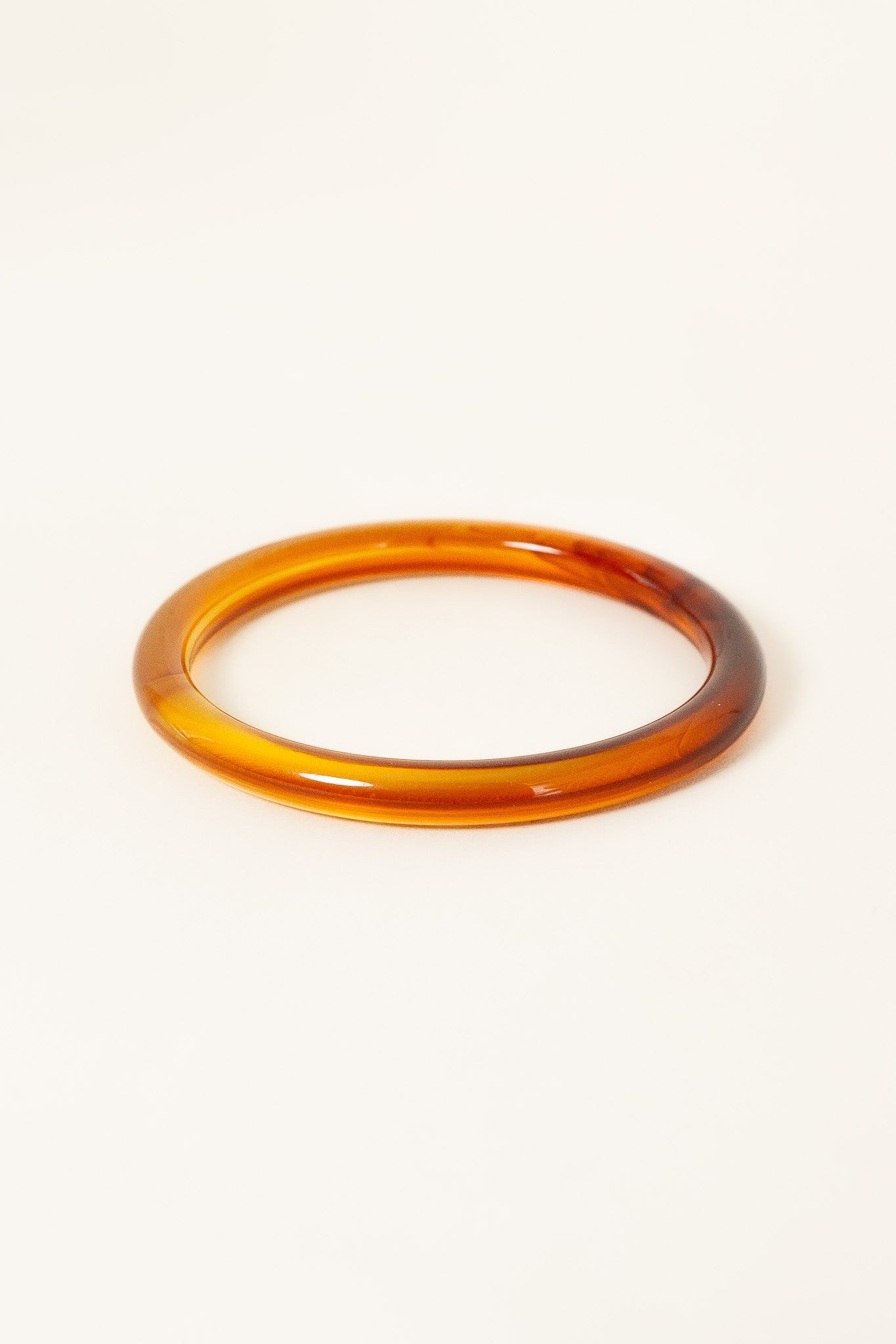 jonc-loop-fin-ambre-resine