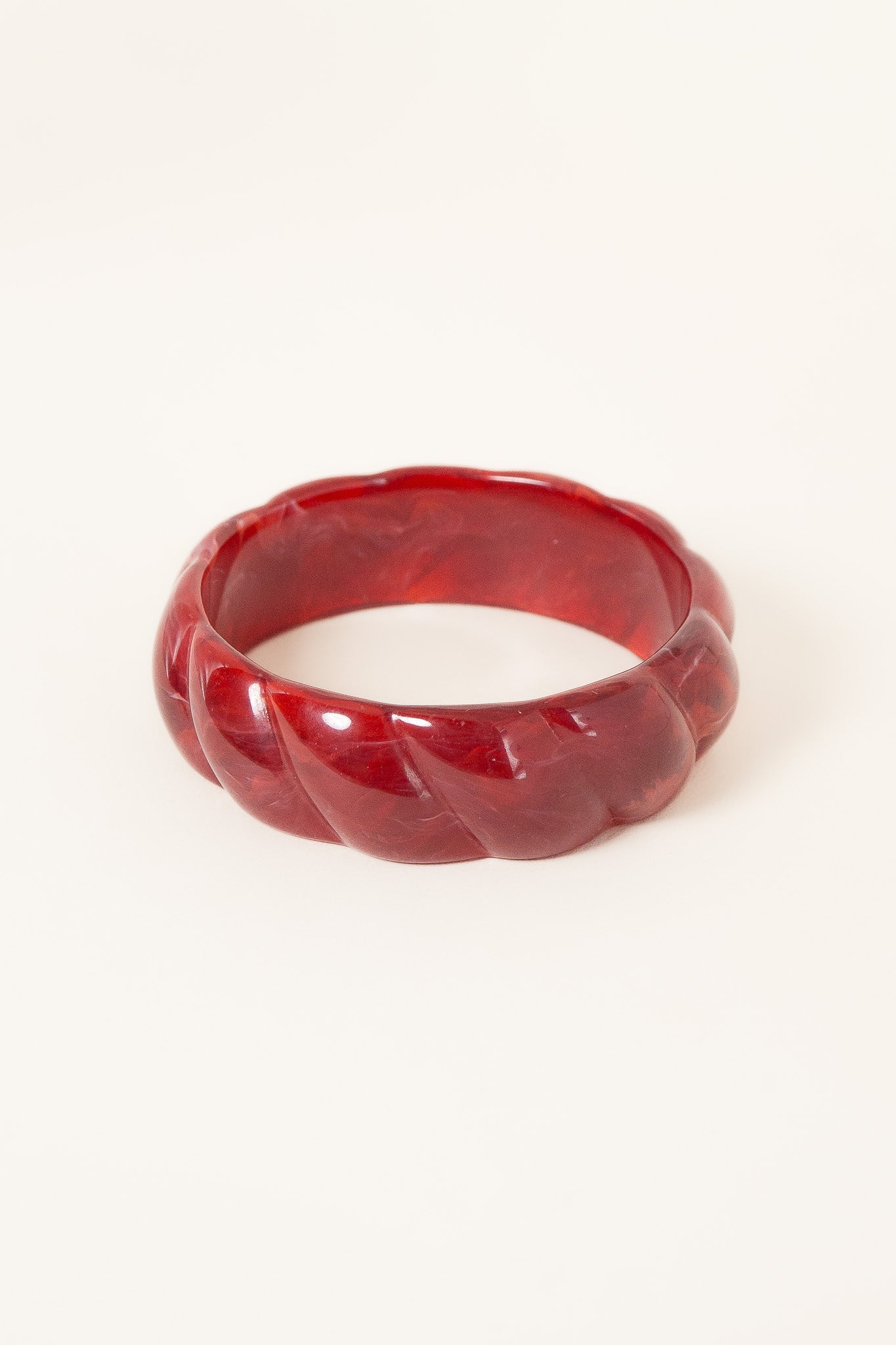 jonc-loop-xl-torsade-bordeaux-resine