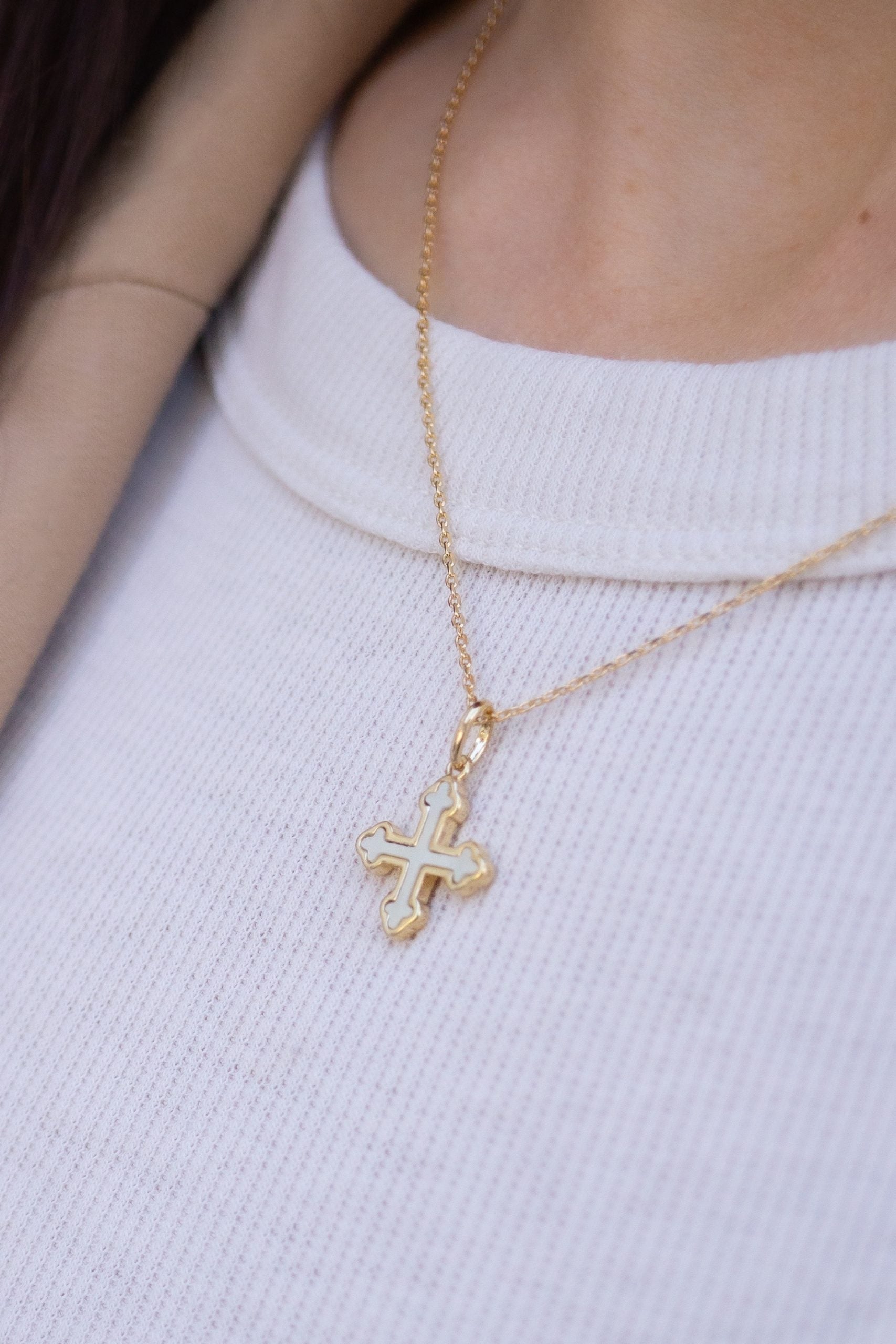 bijoux-pendentif-dore-plaque-or-croix