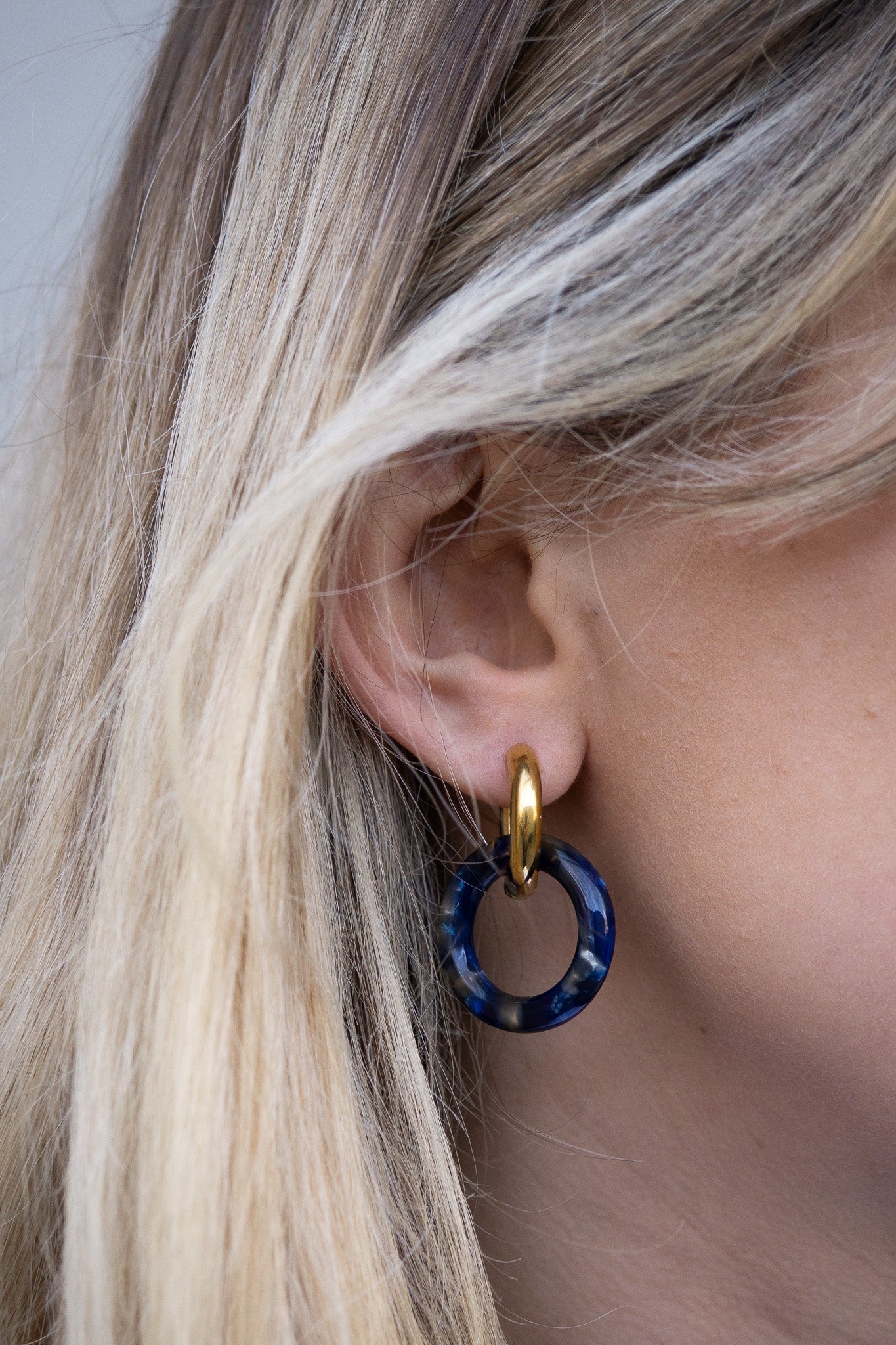 boucles-oreilles-lamya-bleu-acier-inoxydable