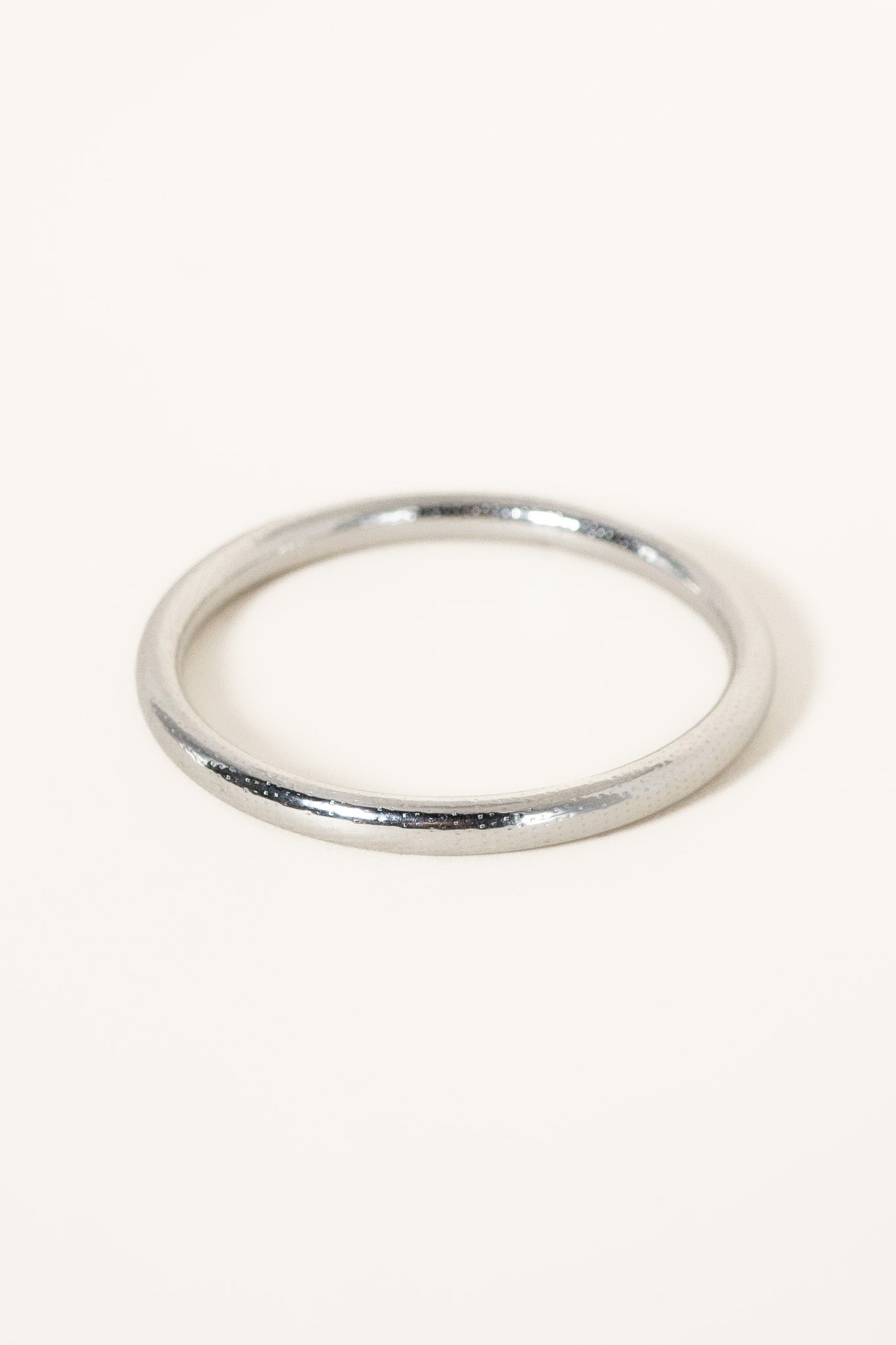 jonc-yseult-pois-acier-inoxydable-argente