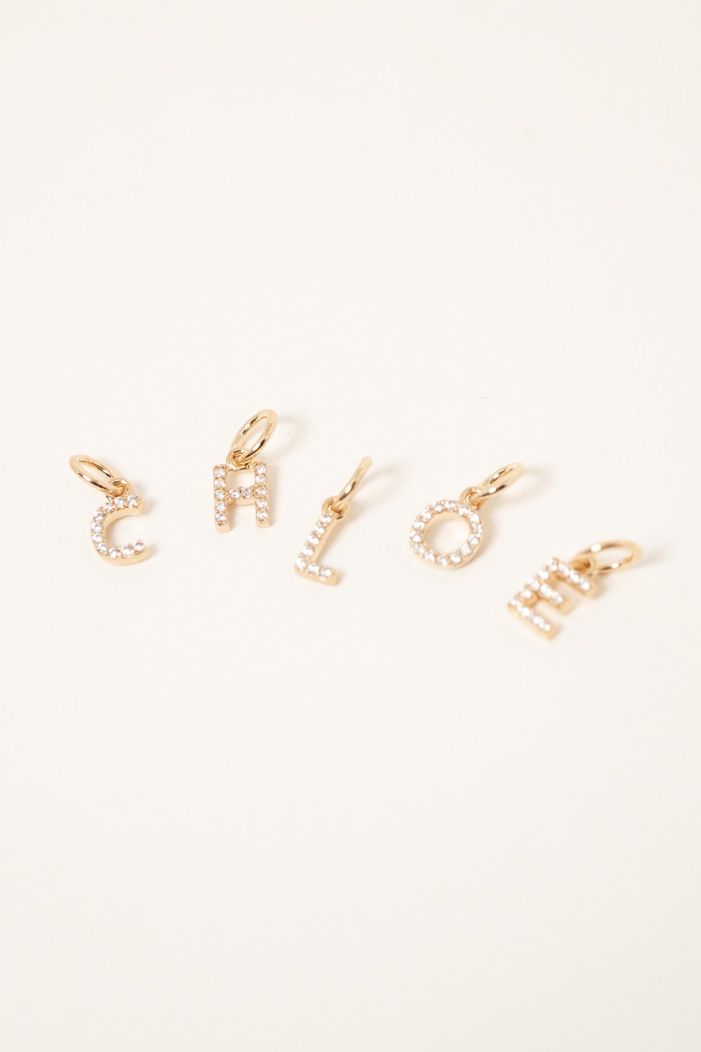 pendentif-lettre-strass-doré