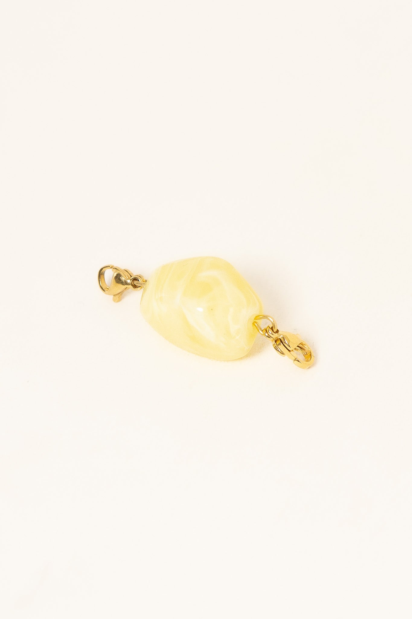 pierre-eclat-jaune-beurre-irreguliere