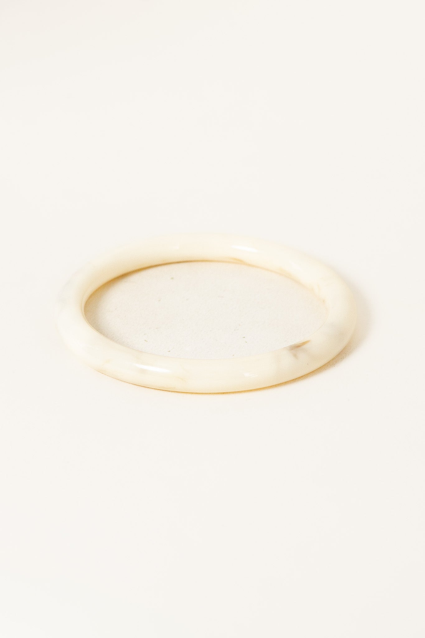 jonc-loop-fin-beige-resine