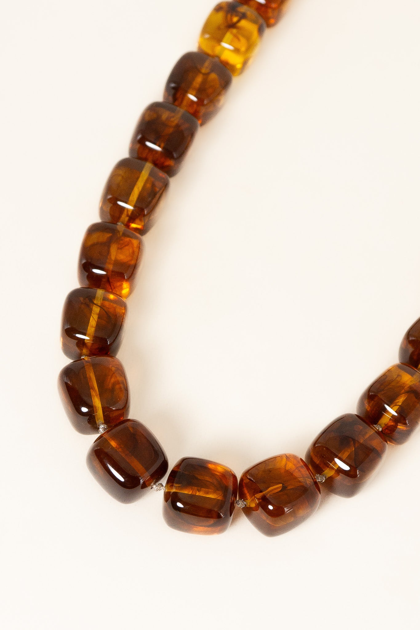 collier-bubble-carre-marron-resine-acier-inoxydable