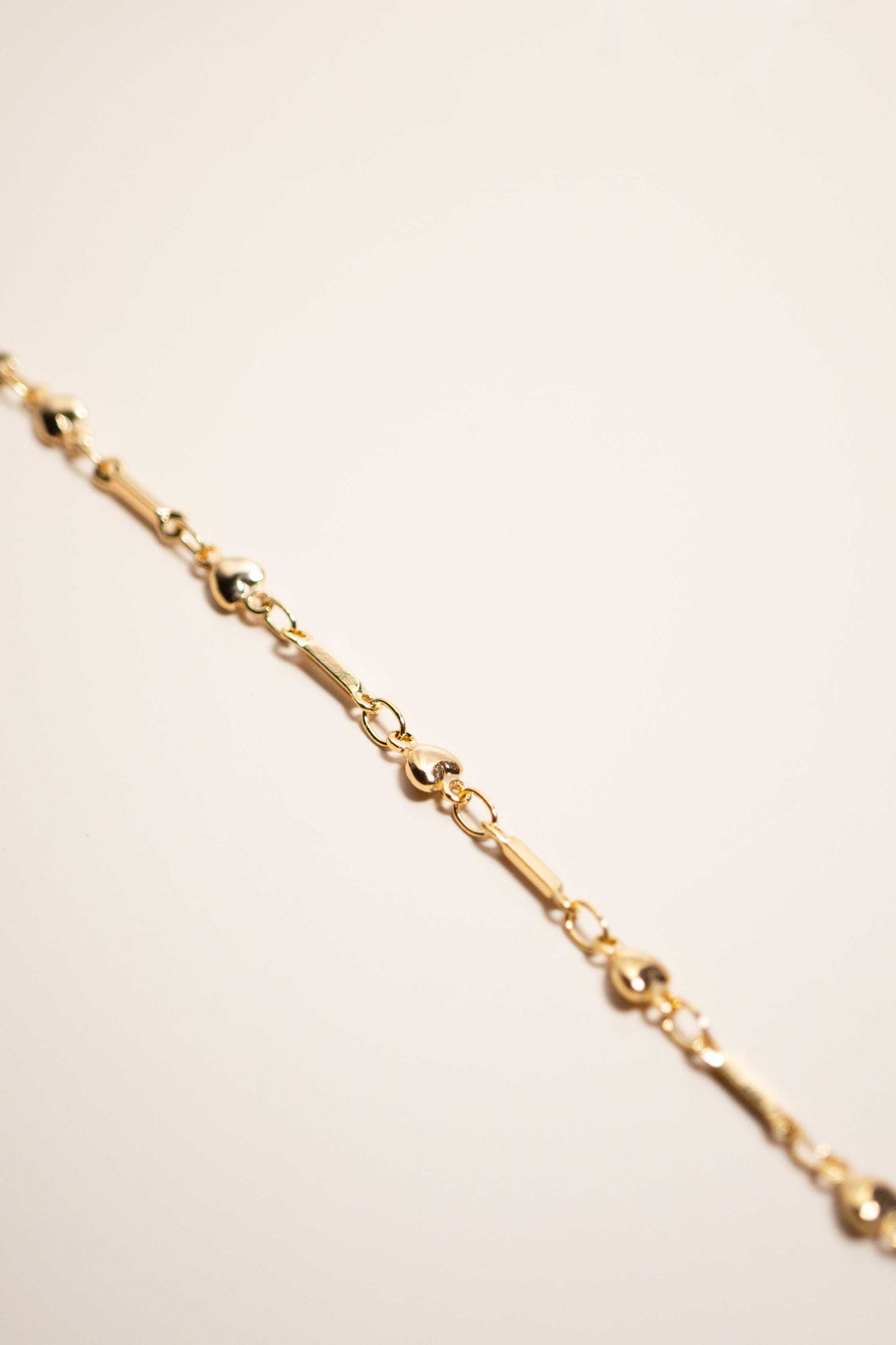 bijoux-plaque-or-chaîne-cheville