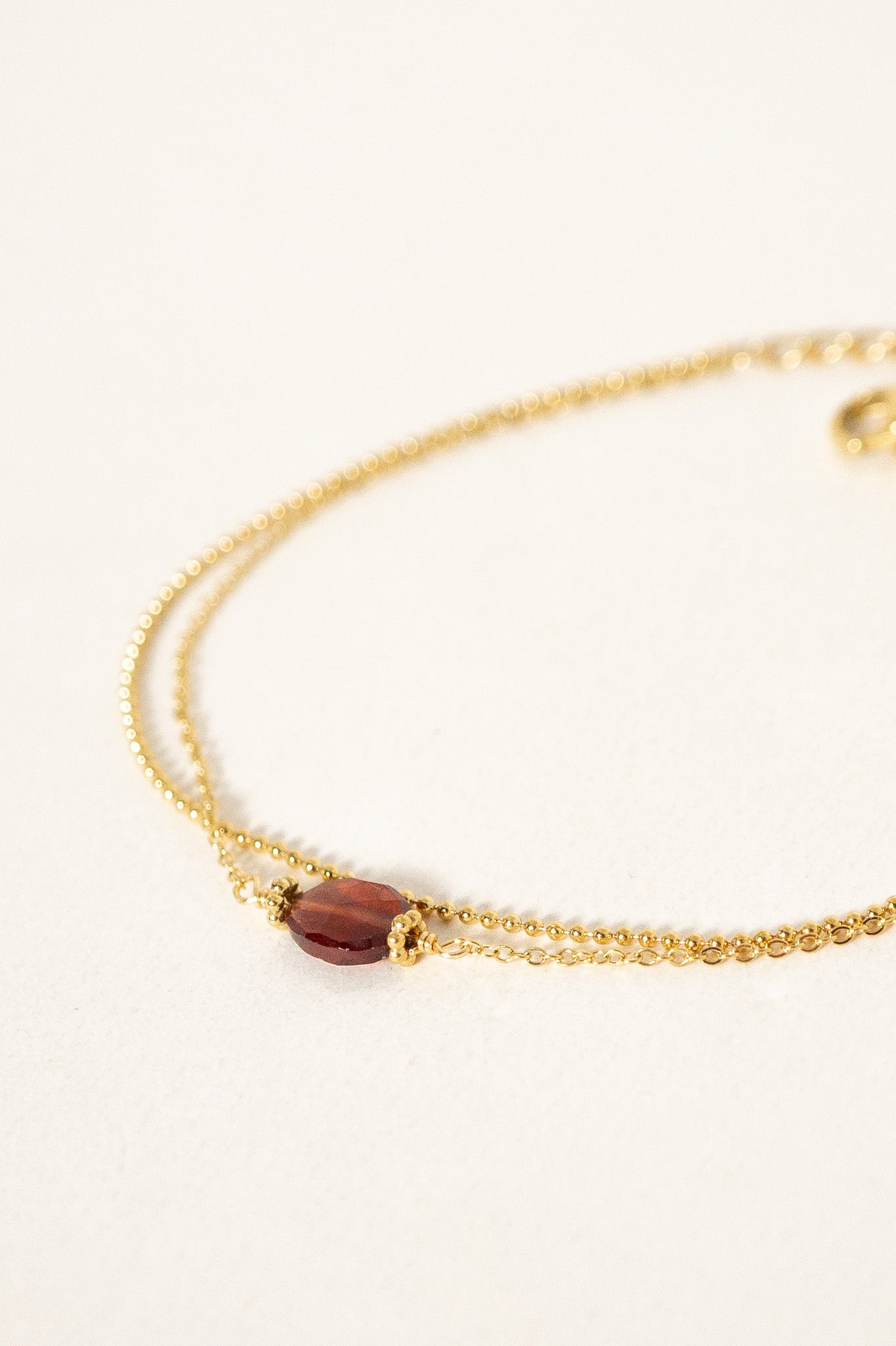 bracelet-mathilde-grenat-acier-inoxydable