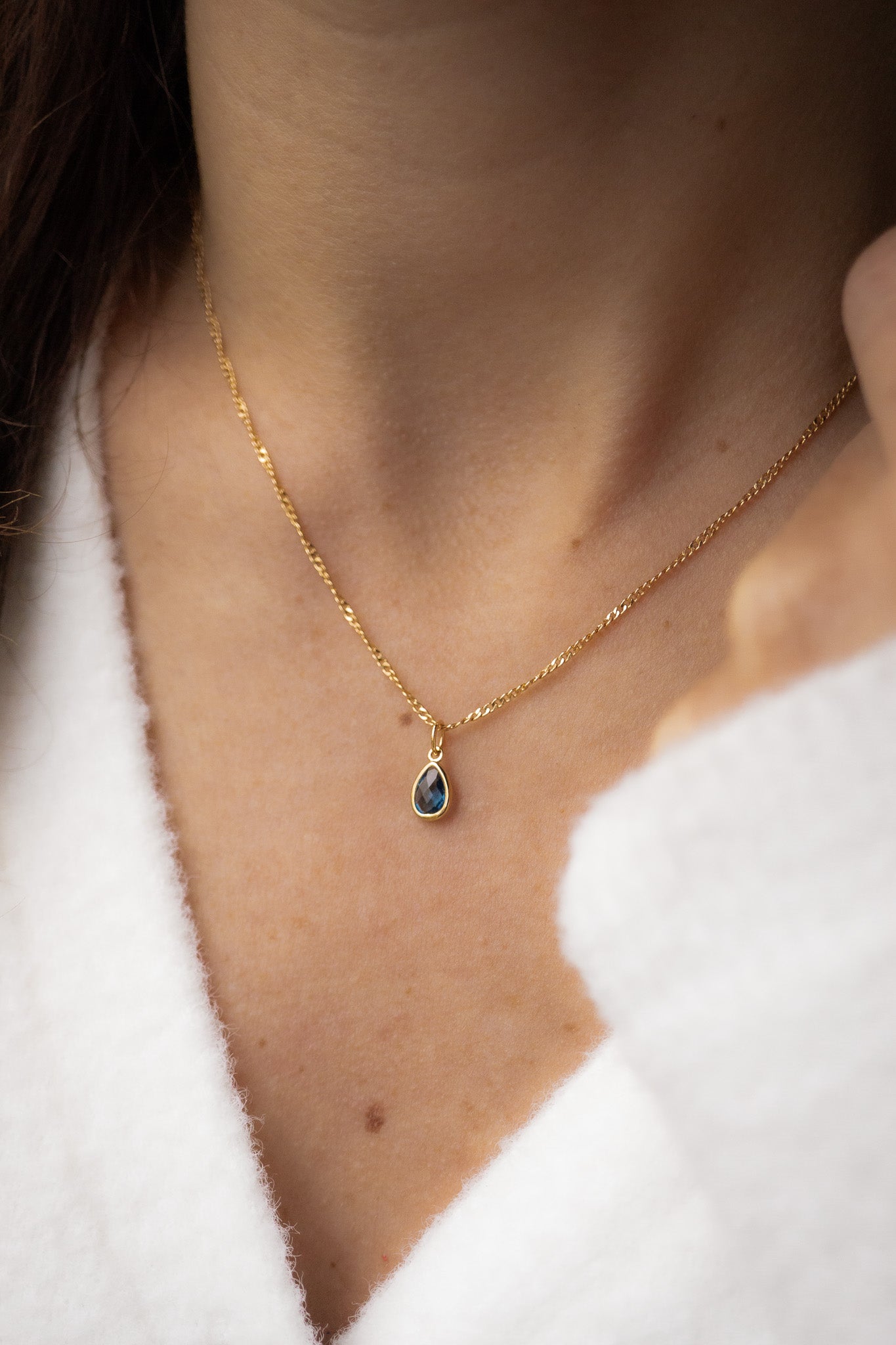 pendentif-gota-plaque-or