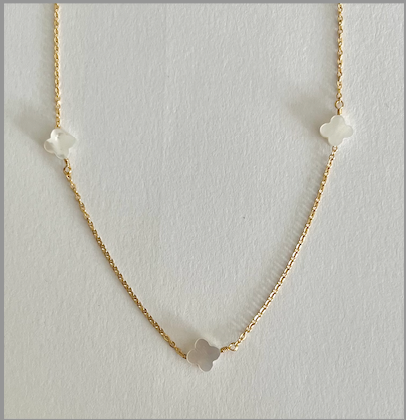 Collier Azra (3 trèfles nacre)