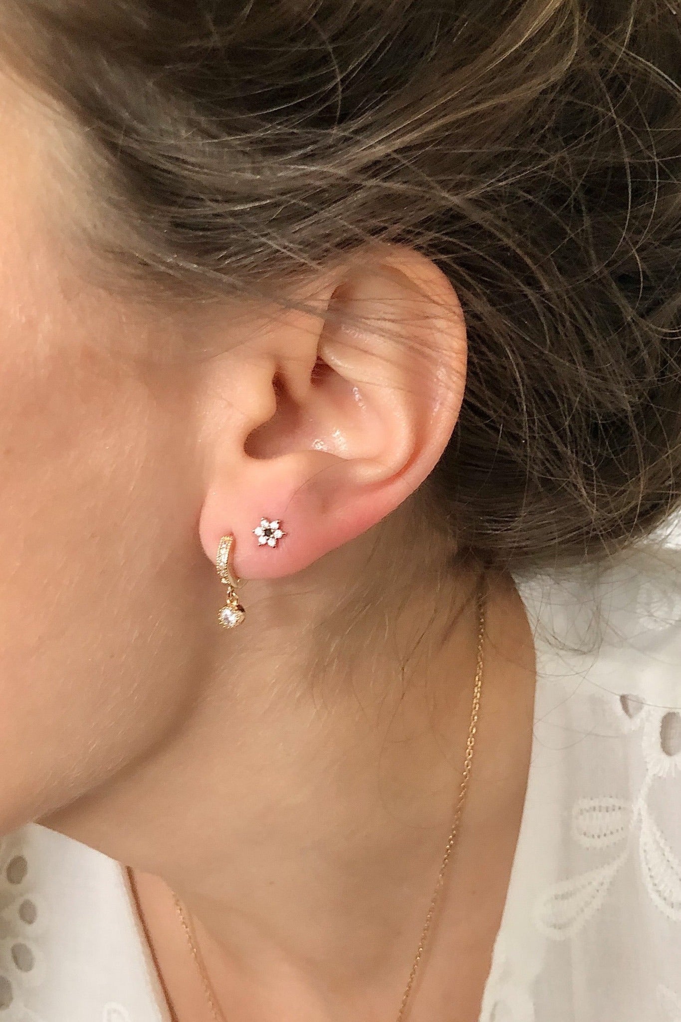 puce-june-noir-plaque-or